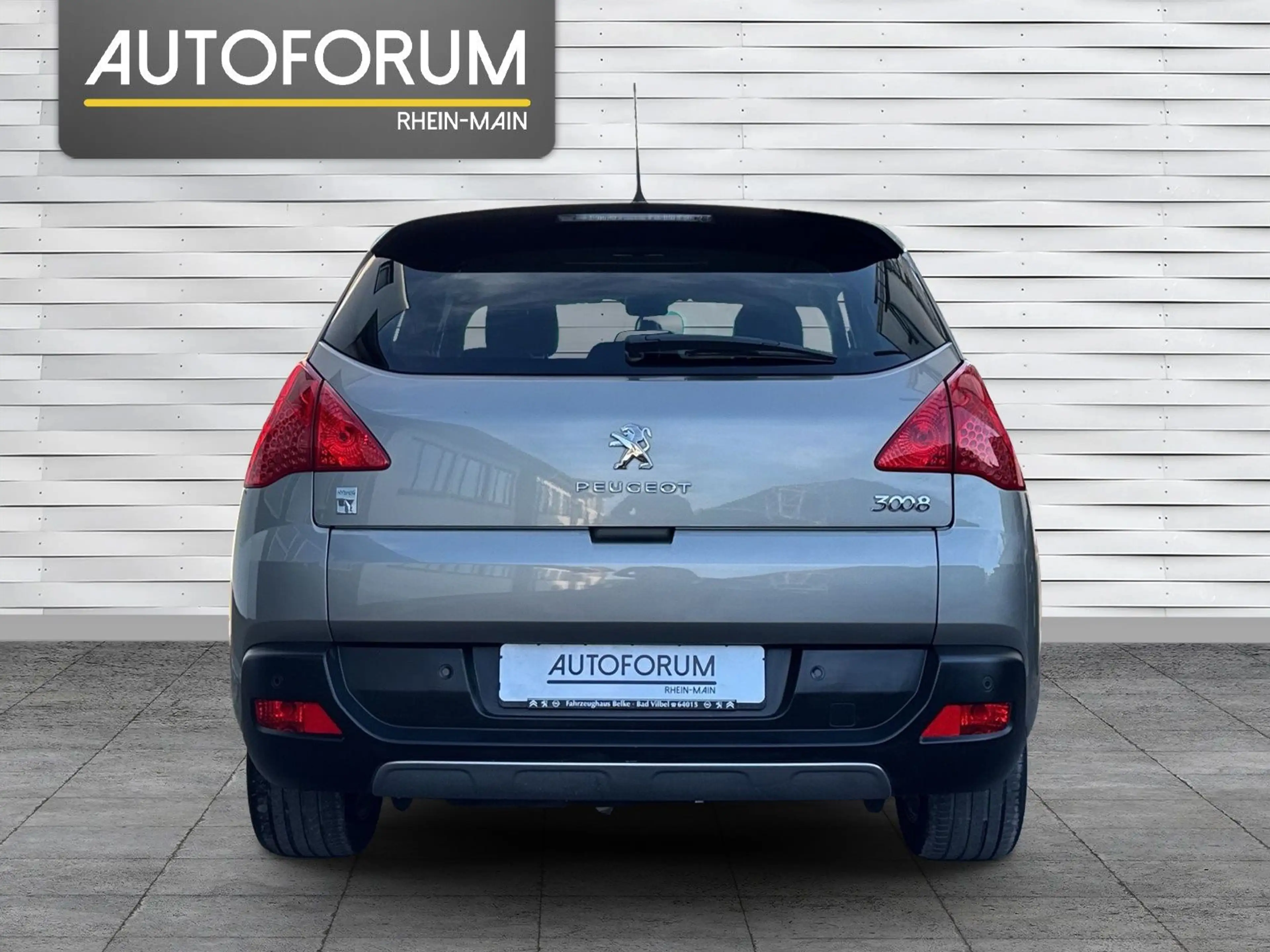 Peugeot 3008 Hybrid4 AUTOMATIK*NAVI*PANO*LEDER*XENON*PDC — photo 7