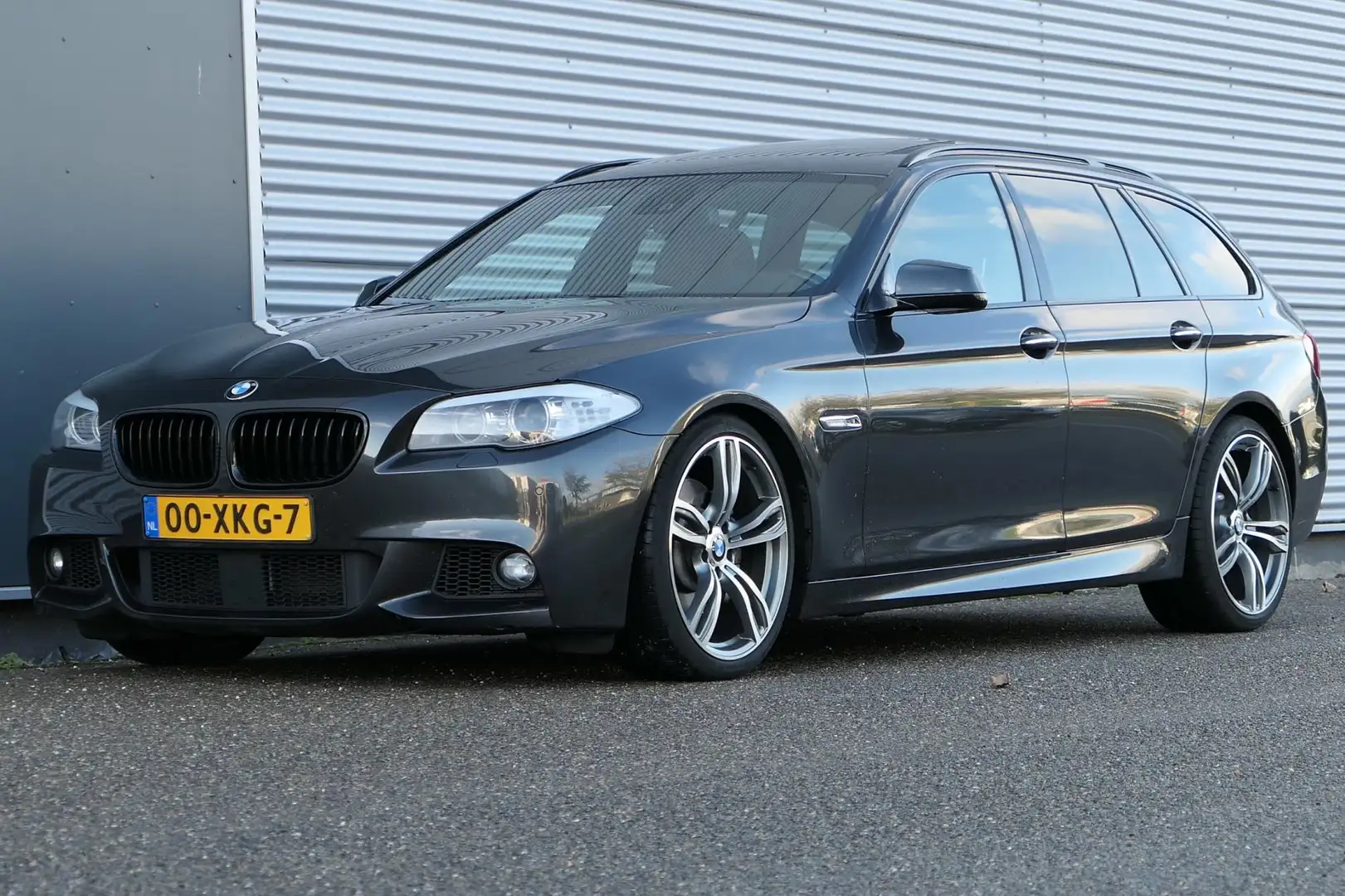 BMW 525 5-serie Touring 525d High Executive M-sport Navi P Grijs - 1