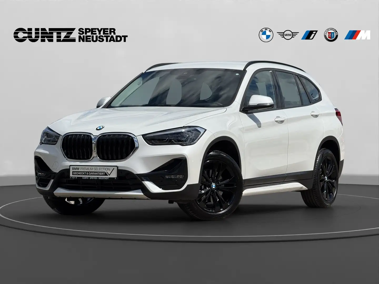 BMW X1 sDrive18d Parkassist LED Rückfahrk. Navi Tempomat Weiß - 2