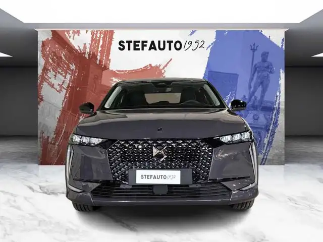 DS Automobiles DS 4 view 4