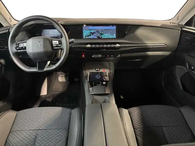 DS Automobiles DS 4 view 13