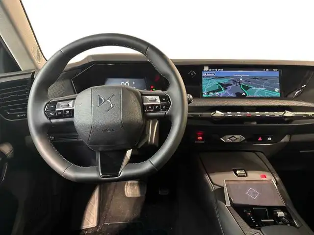 DS Automobiles DS 4 view 14