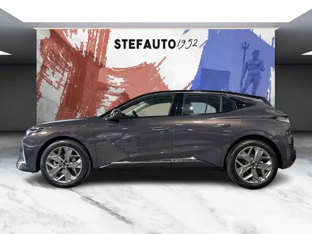 DS Automobiles DS 4 view 3