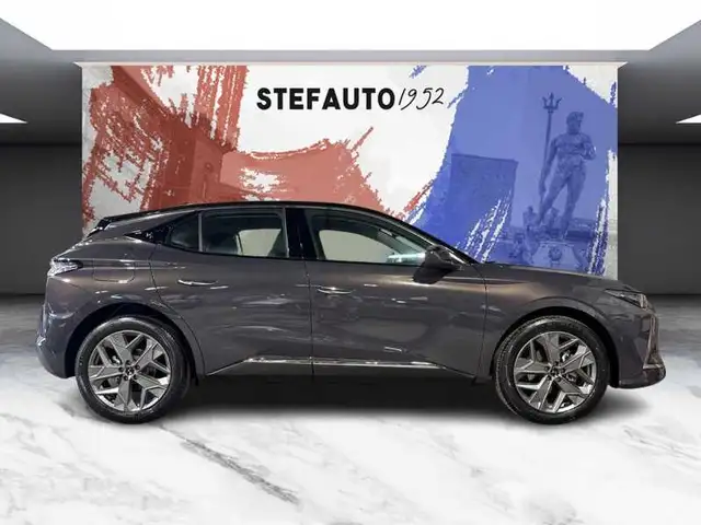 DS Automobiles DS 4 view 2