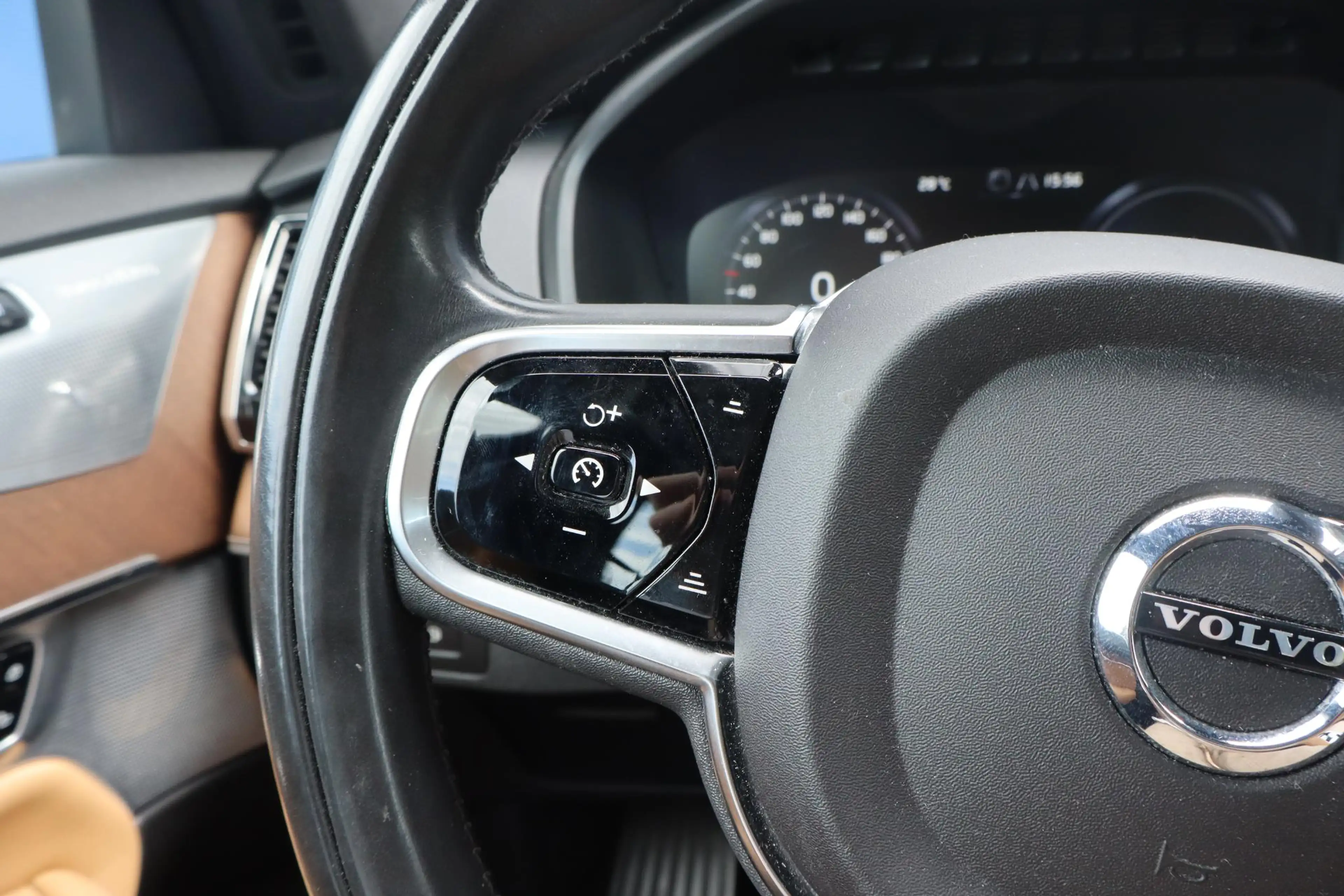 Volvo XC90 2.0 T8 Twin Engine AWD Inscription 7 Zitter | SOH — photo 18