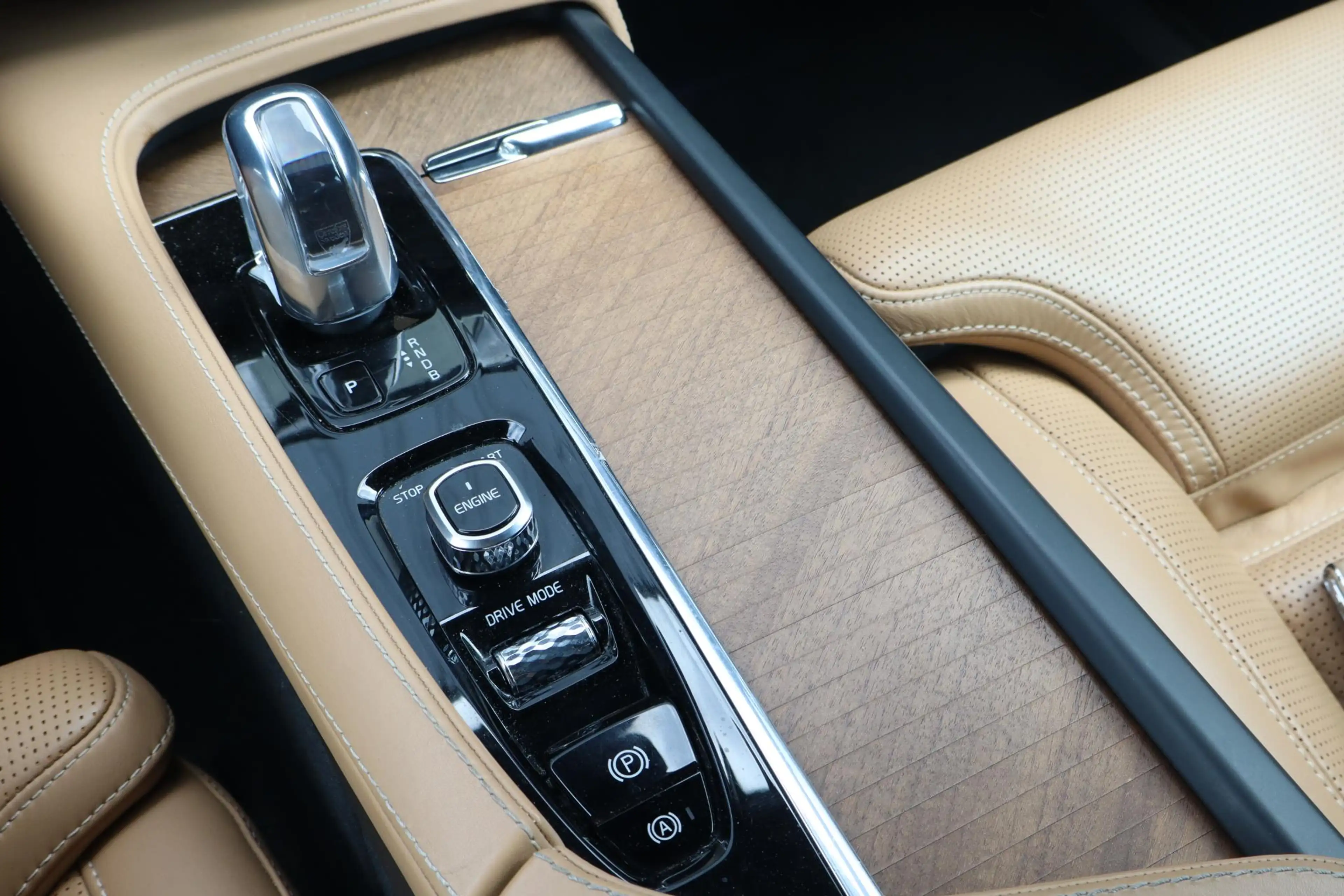 Volvo XC90 2.0 T8 Twin Engine AWD Inscription 7 Zitter | SOH — photo 24