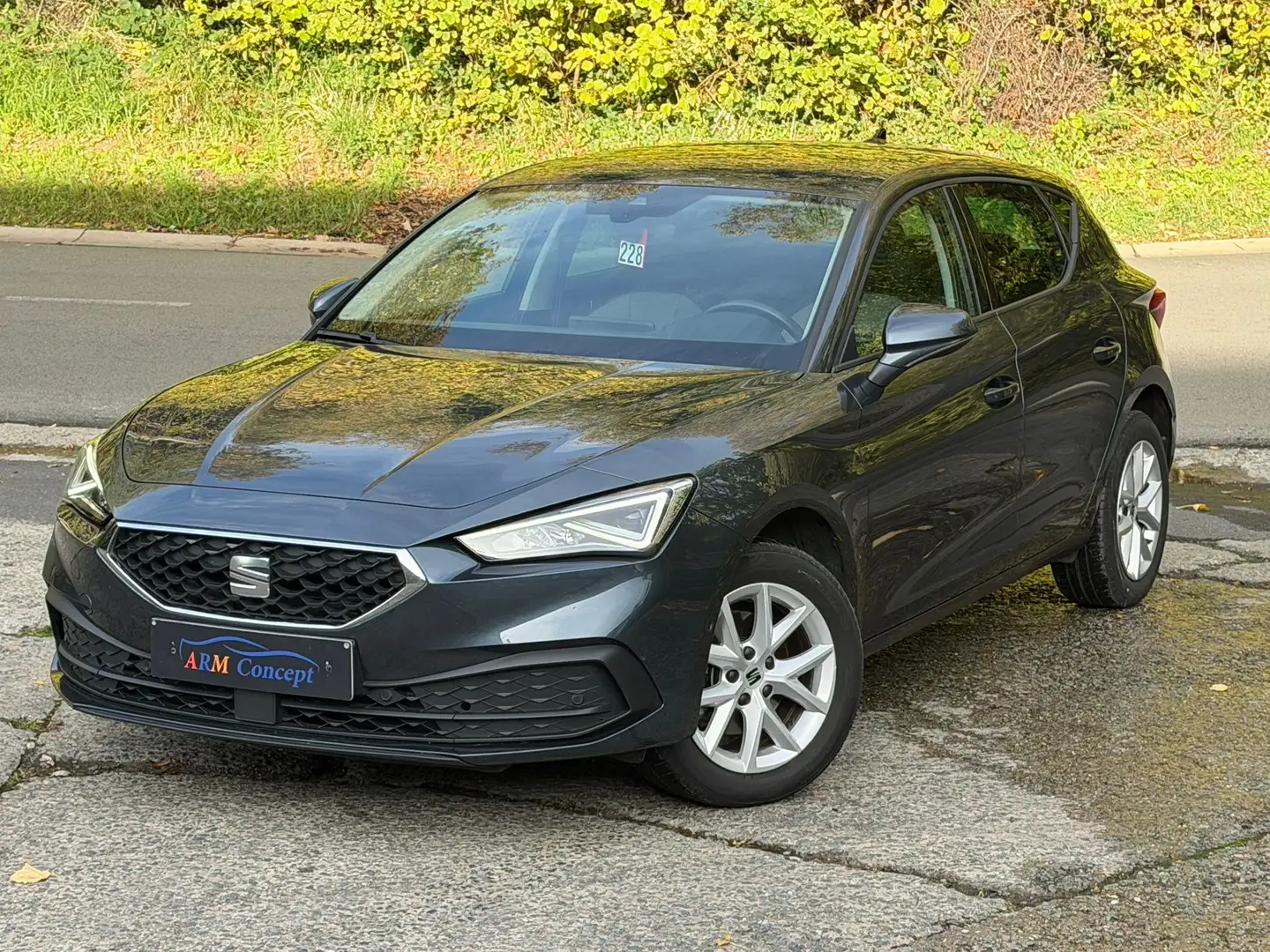 SEAT Leon Leon 1.0 eTSI MHEV Xcellence DSG Gris - 1