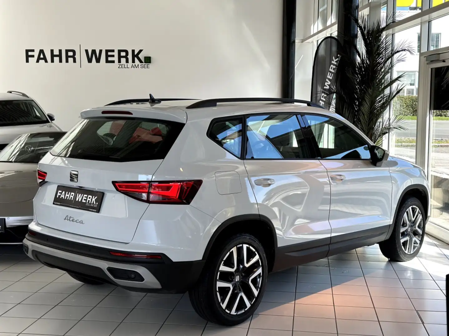 SEAT Ateca 1,5 TSI DSG Style Weiß - 2