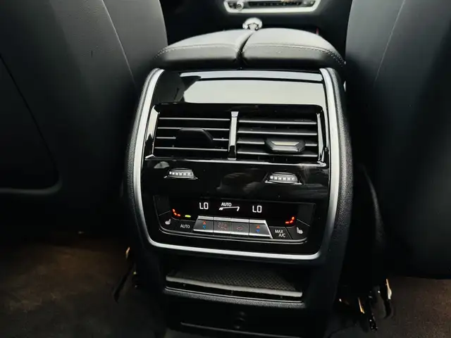 BMW X5 view 5
