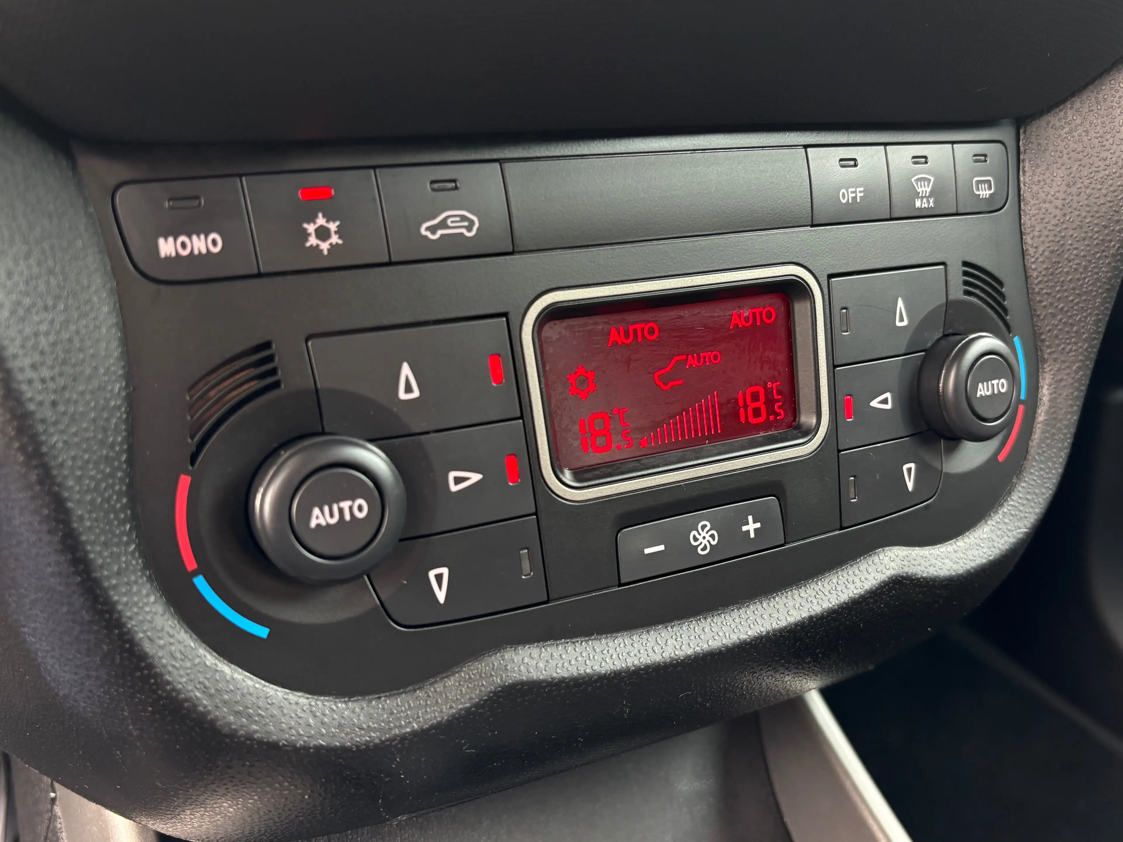 Alfa Romeo MiTo Mito 1.4i Multi Air Progression Start/GARANTIE/CLIM/CARNET/CT/GRISMATDORIGINE/JANTES/ — photo 13