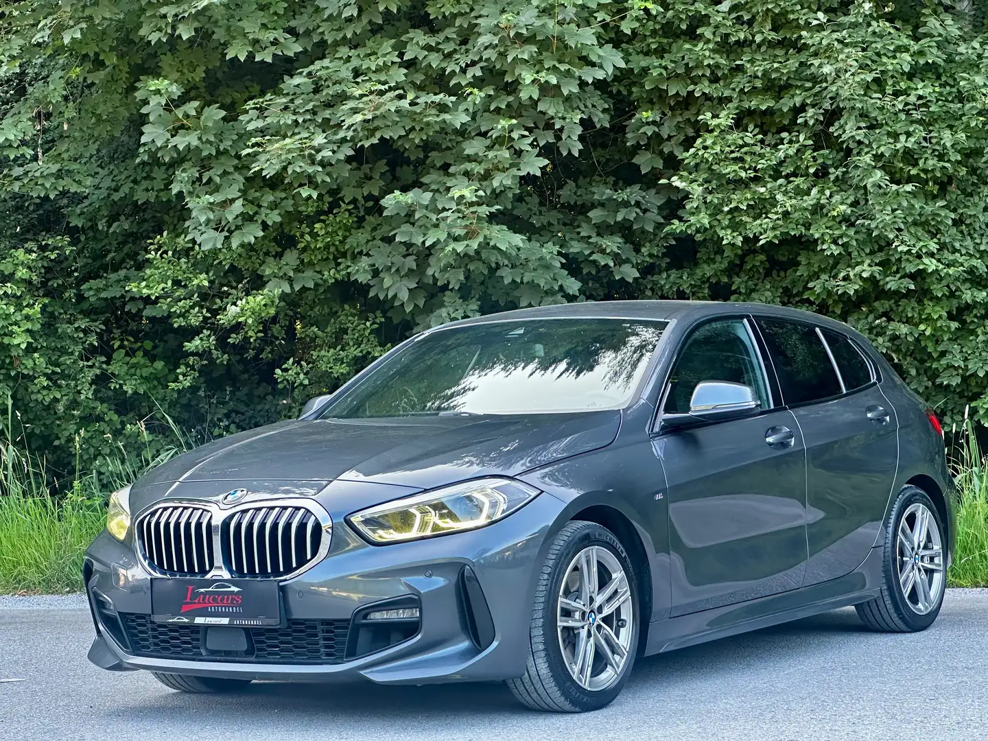 BMW 118 i M-Paket Aut. *SHADOW-LINE*HEAD-UP*LED*M-LENKRAD Gris - 1