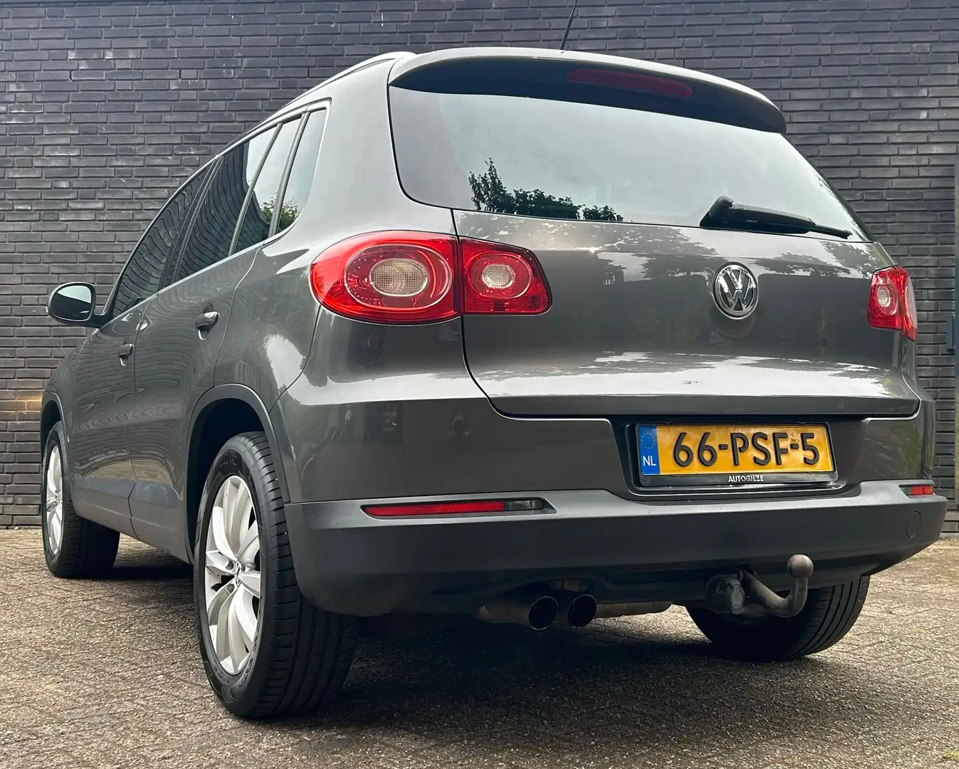 Volkswagen Tiguan 1.4 TSI Sport&Style l Airco l Trekhaak Grijs - 2