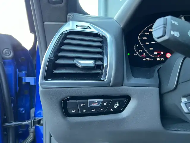 BMW M8 Competition*Marina Bay Blue*Carbondach*Neuwertig* Ansicht 20