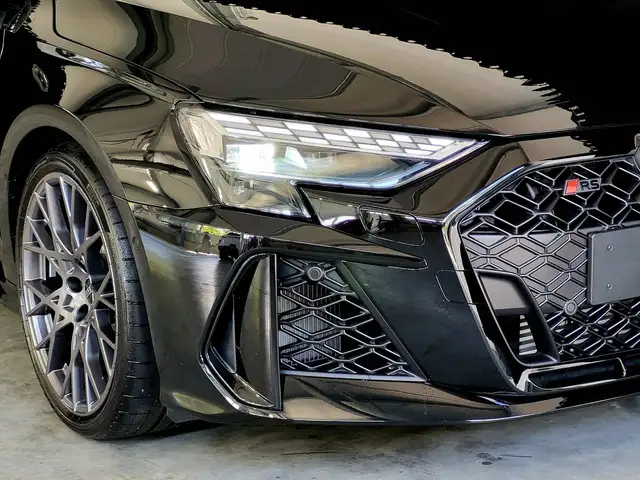 Audi RS3 view 4