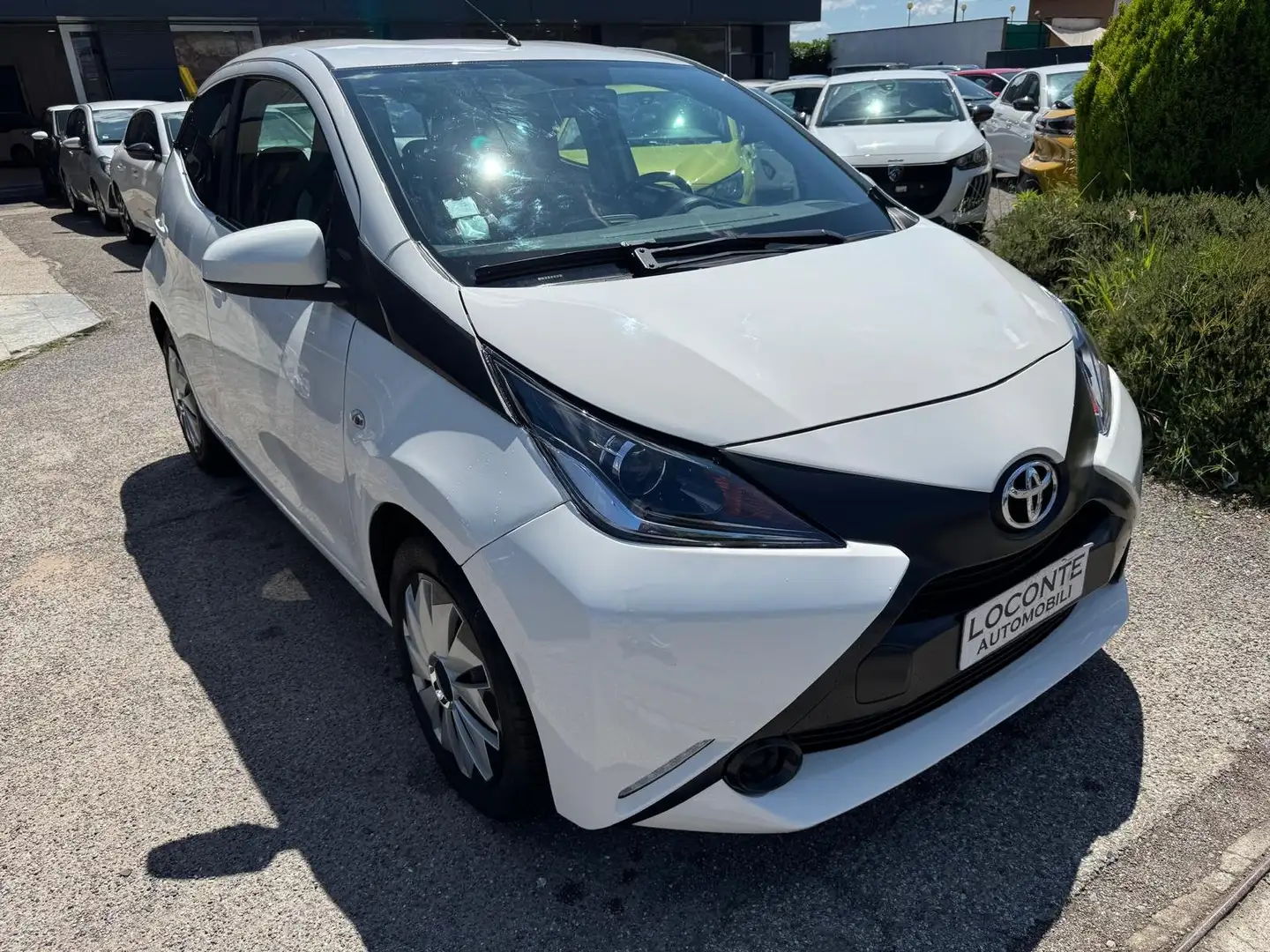 Toyota Aygo 5p 1.0 x-play my15 Bianco - 1