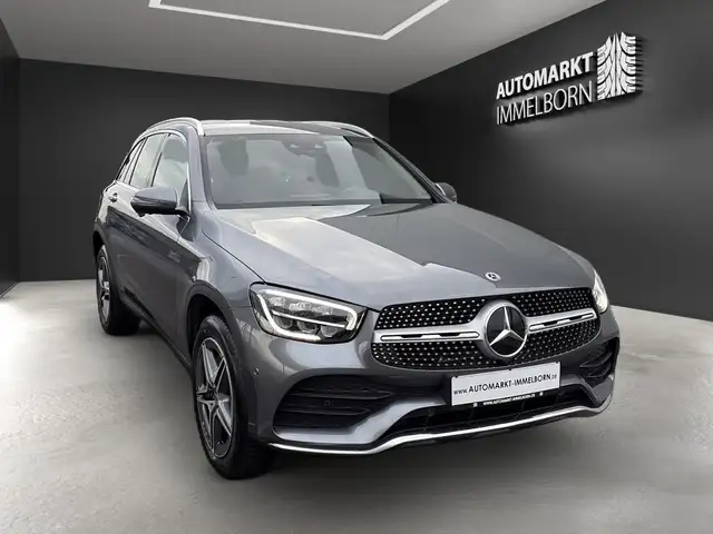 Mercedes-Benz GLC view 2