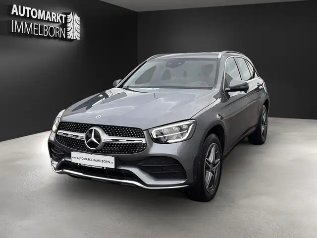 Mercedes-Benz GLC view 3