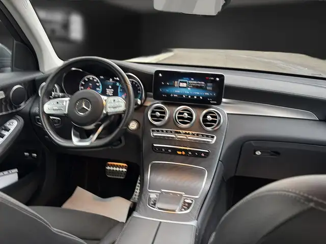 Mercedes-Benz GLC view 14