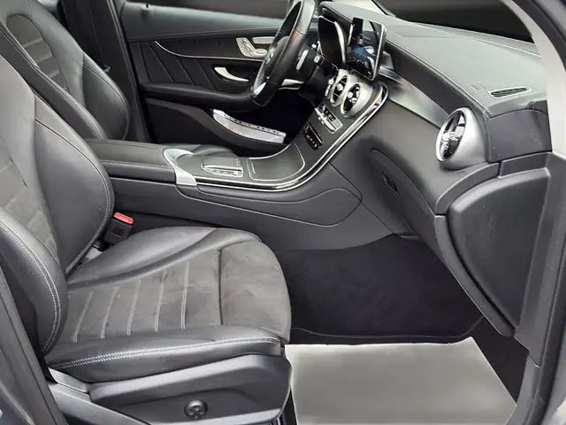 Mercedes-Benz GLC view 13