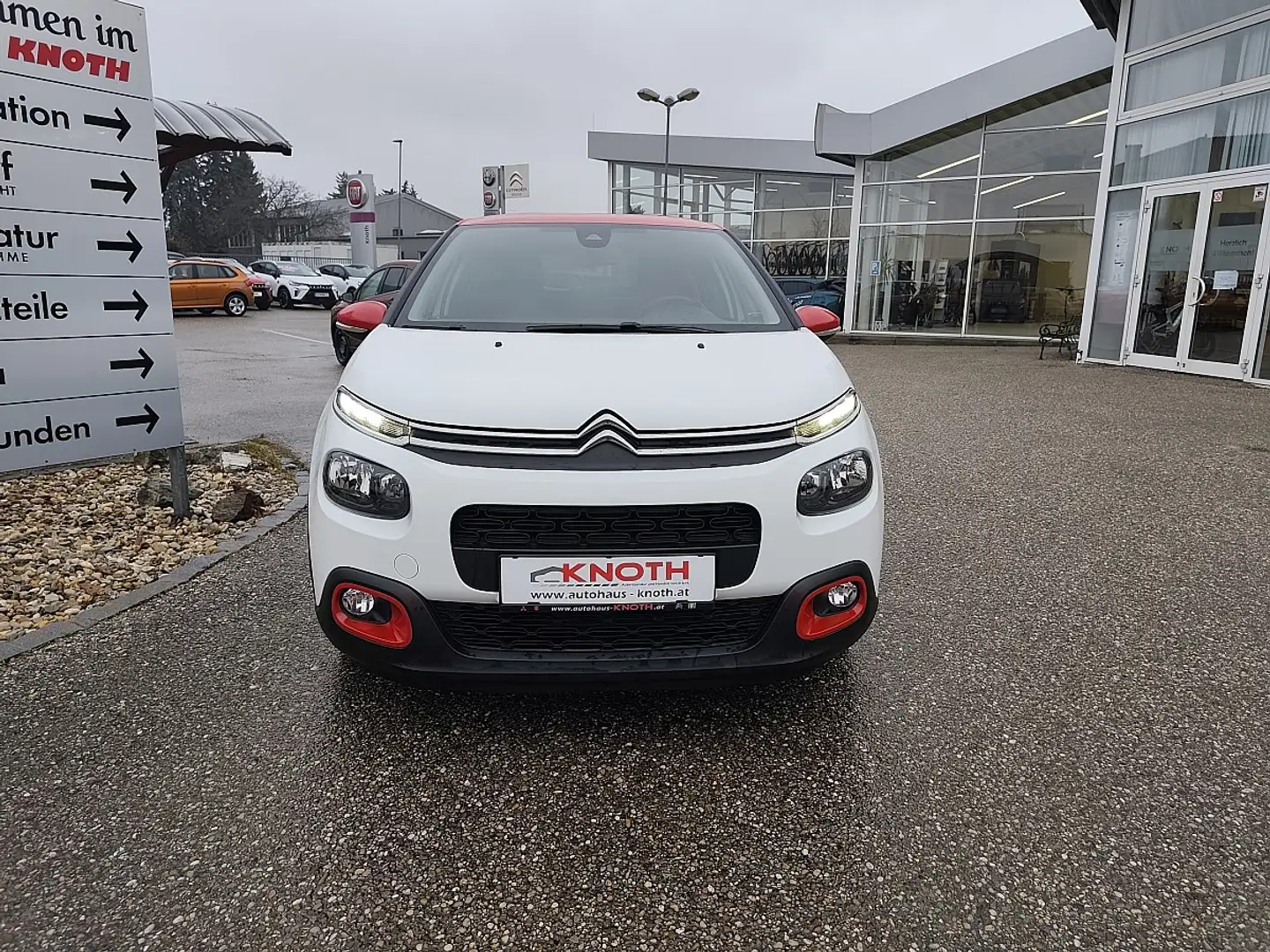 Citroen C3 PureTech 82 5-Gang-Manuell Feel Weiß - 2