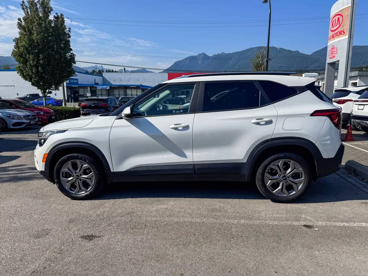Kia Seltos photo Kia Seltos