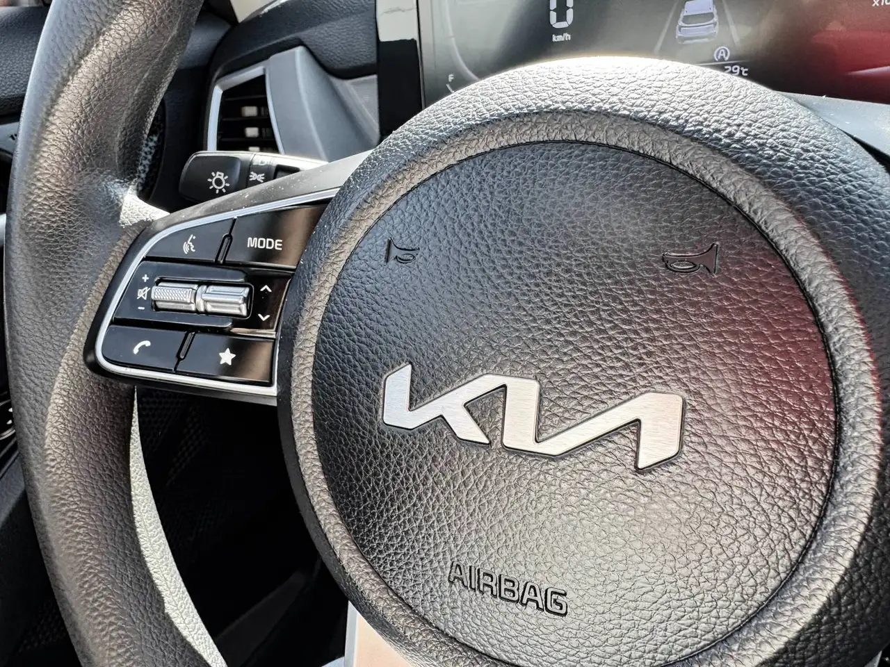 Kia Seltos photo Kia Seltos