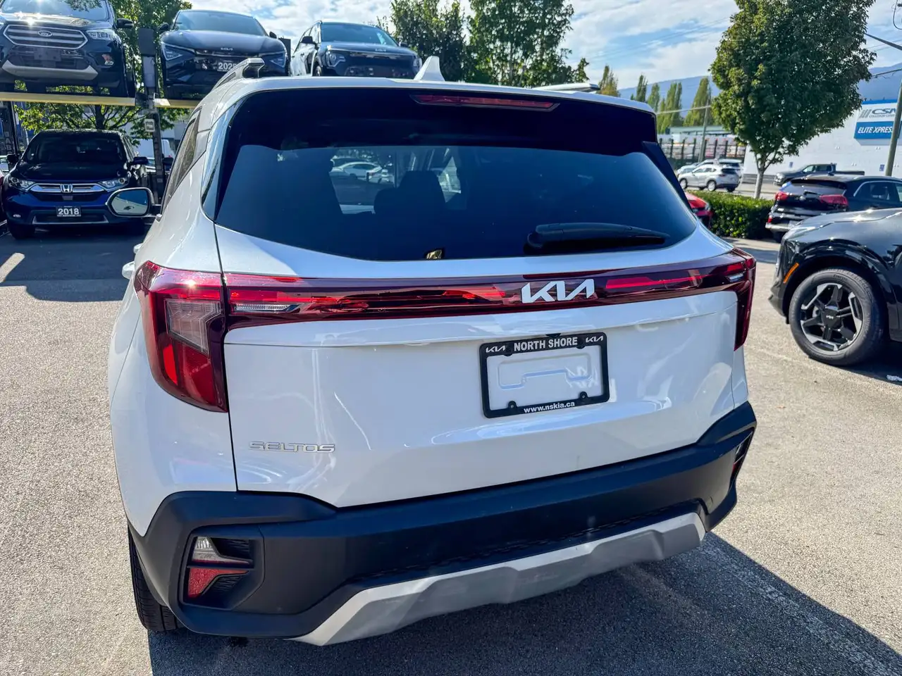 Kia Seltos photo Kia Seltos