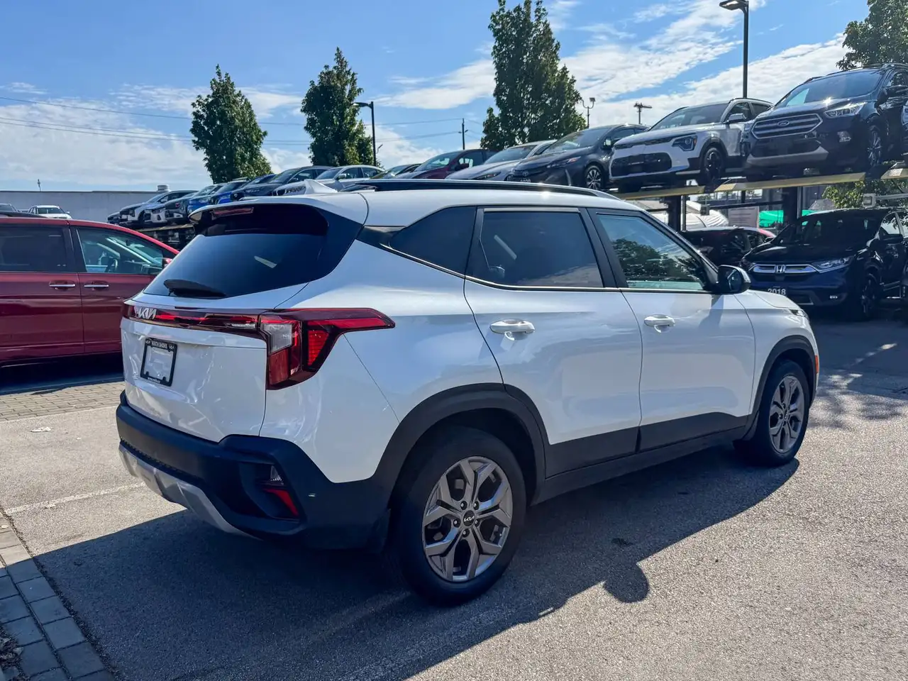 Kia Seltos photo Kia Seltos