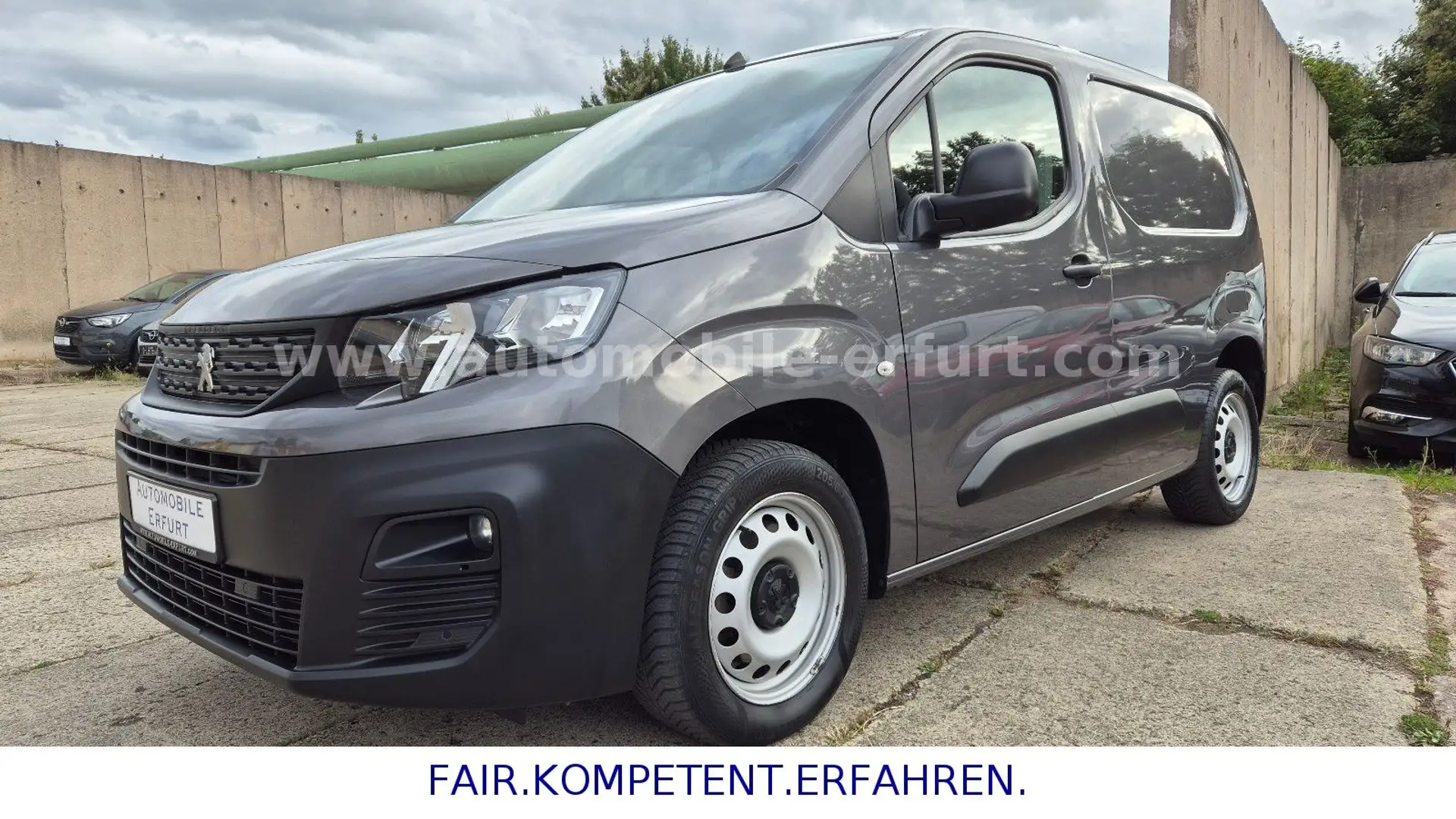 Peugeot Partner Premium L1*1.HD.*NAVI*AHK*PDC*NSW*SHZG* Grau - 1