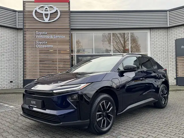 Toyota bZ4X DYNAMIC 73KWH MODEL 2026! WARMTEPOMP STOEL/STUURVE