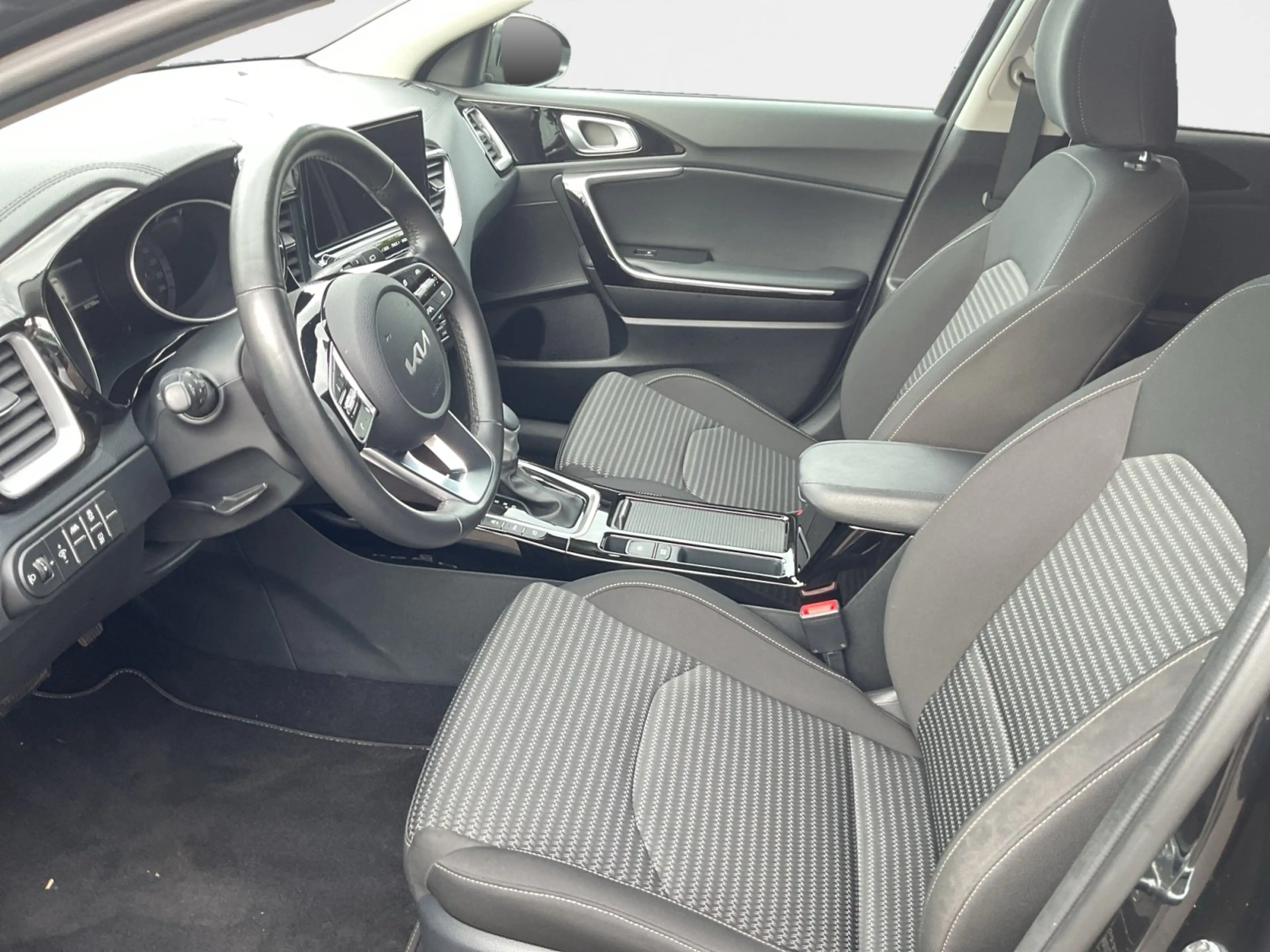 Kia Ceed SW / cee'd SW Ceed SW 1.5 T-GDI  Vision Kamera+Navi+PDC+SHZ+LM — photo 8