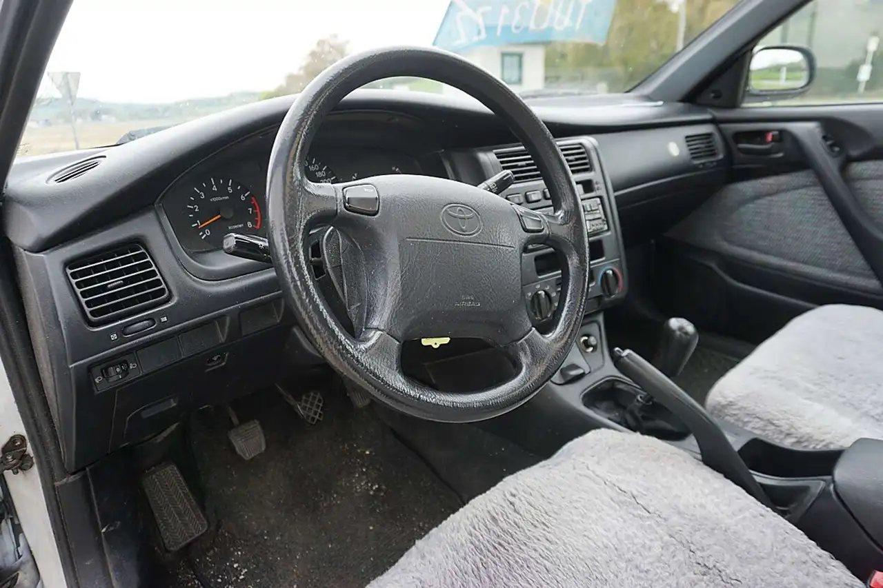 Toyota Carina E 1,6 XLi, foto 12