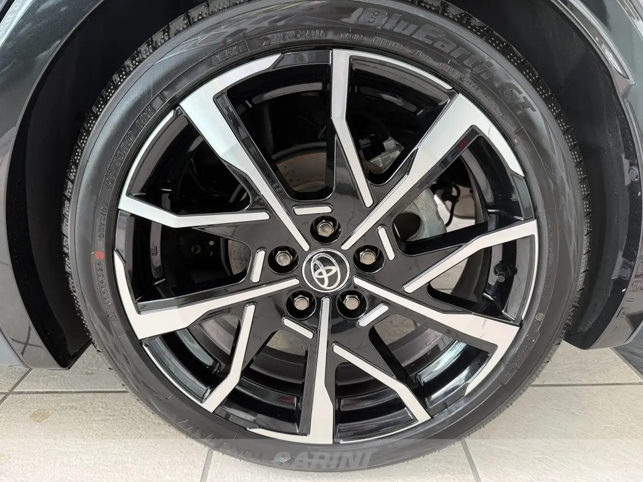 Toyota Prius 2.0 phev lounge, миниатюра 12