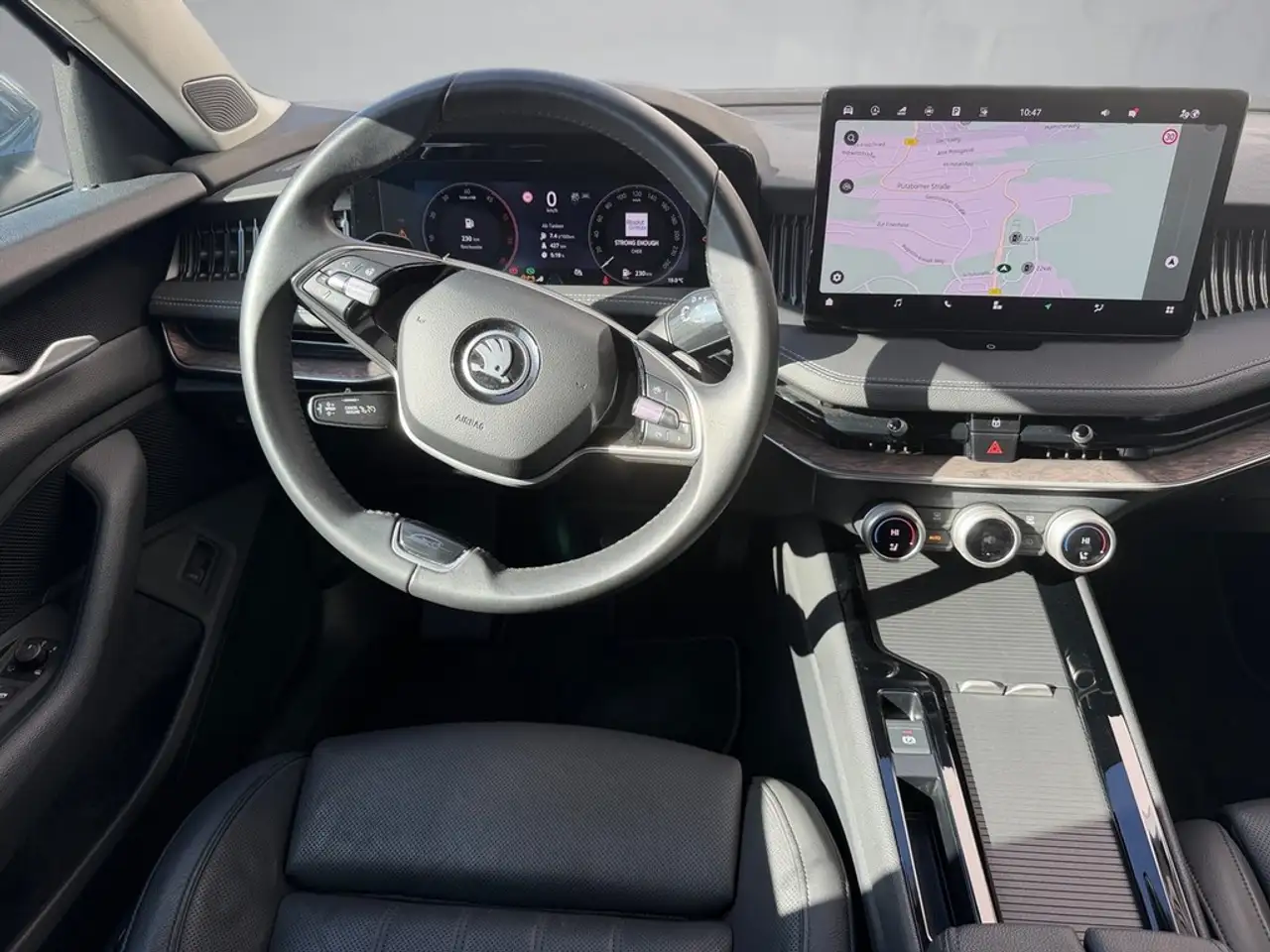Skoda Superb Combi 2,0 TDI L&K DSG, миниатюра 10