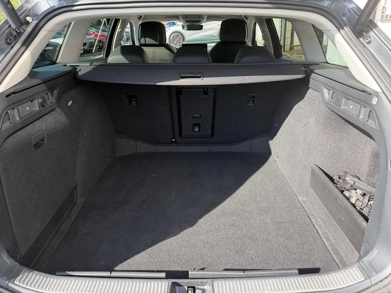 Skoda Superb Combi 2,0 TDI L&K DSG, миниатюра 13