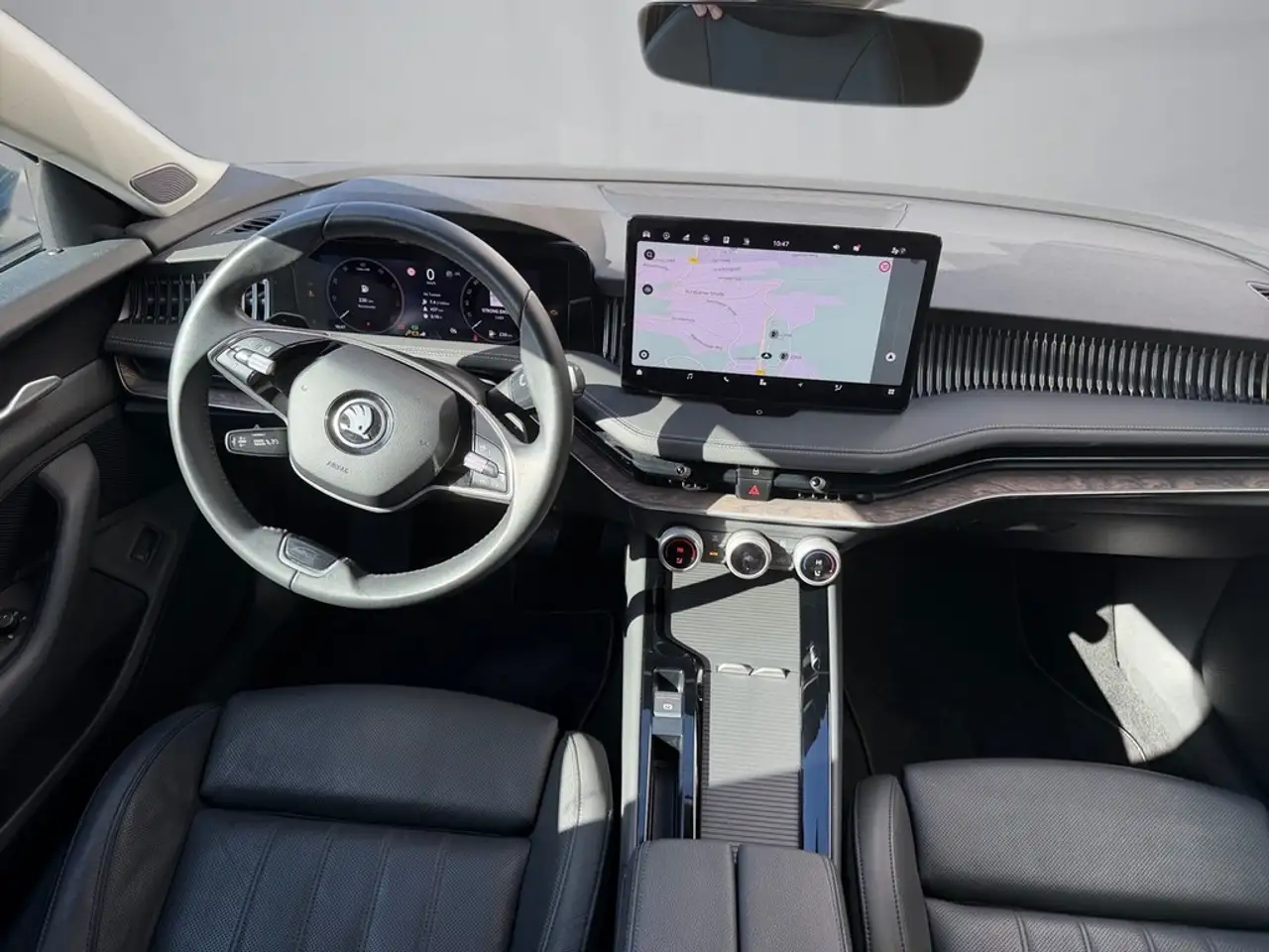 Skoda Superb Combi 2,0 TDI L&K DSG, миниатюра 8