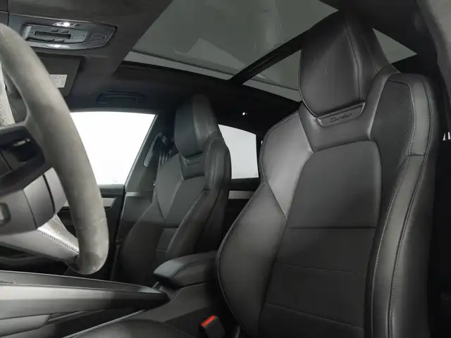 Porsche Macan view 14