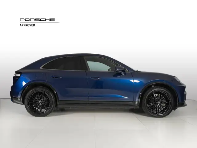 Porsche Macan view 4