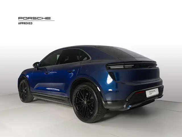 Porsche Macan view 6