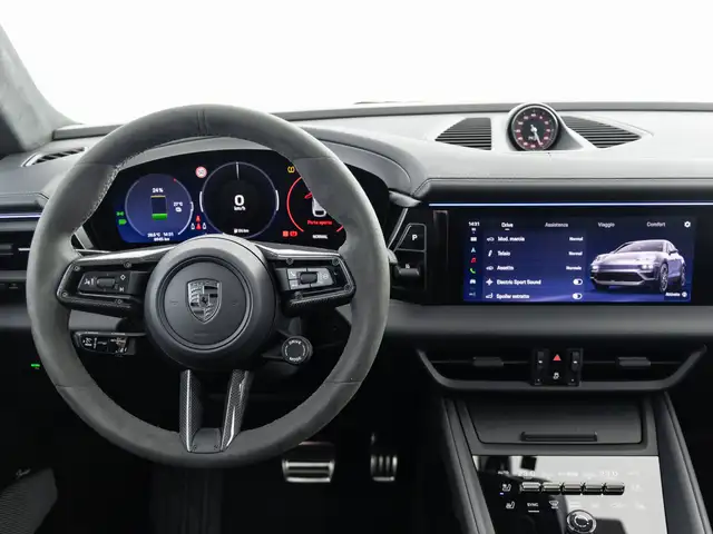 Porsche Macan view 11