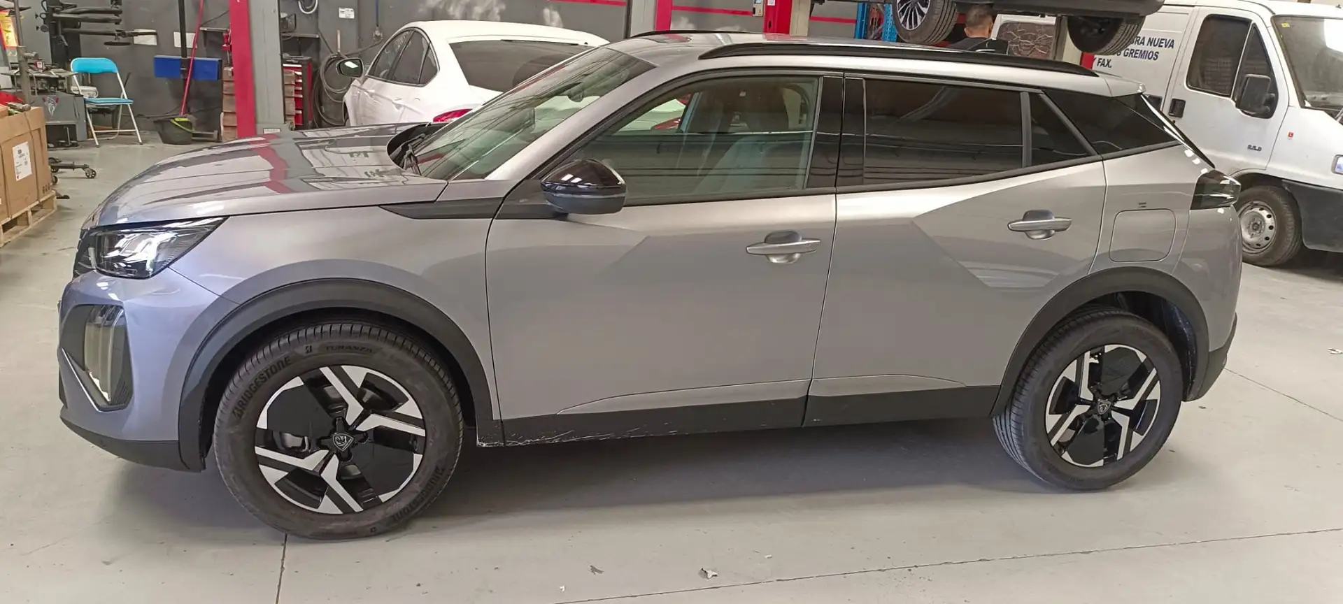 Peugeot 2008 2008 1.2 BlueHDI S Gris - 2