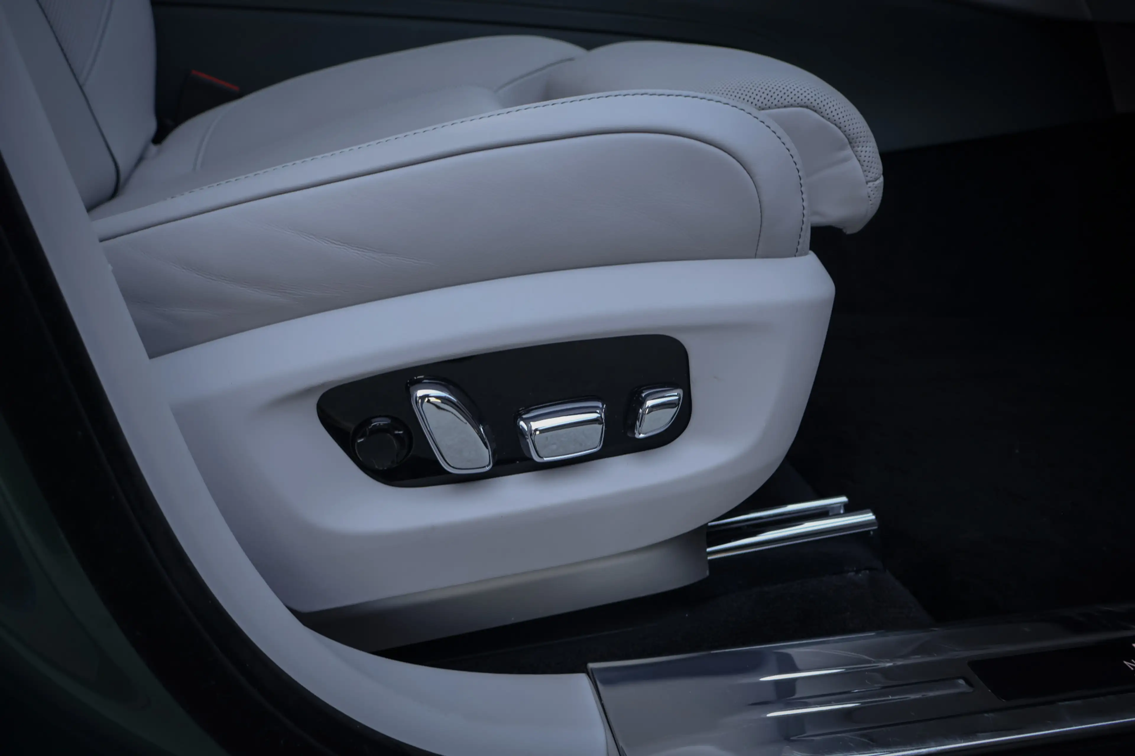 Rolls-Royce Ghost 6.75 V12 Extended Wheelbase | VERY UNIQUE !! | BES — photo 26