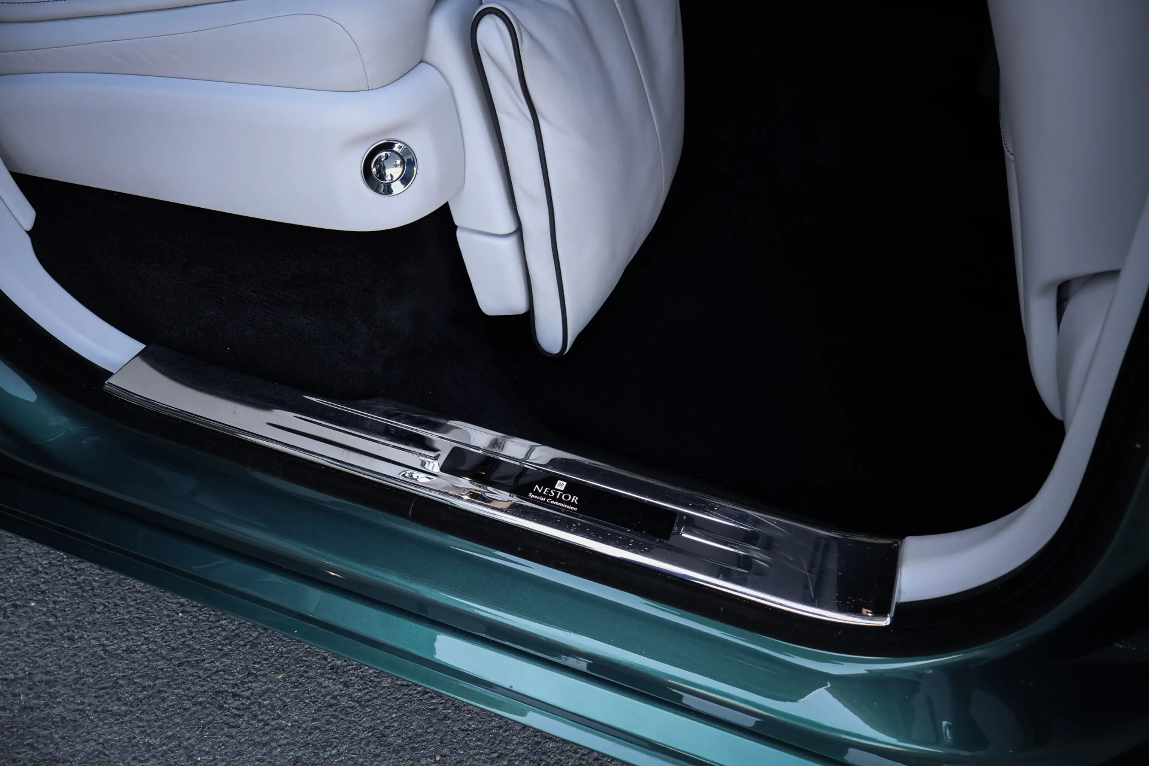 Rolls-Royce Ghost 6.75 V12 Extended Wheelbase | VERY UNIQUE !! | BES — photo 28