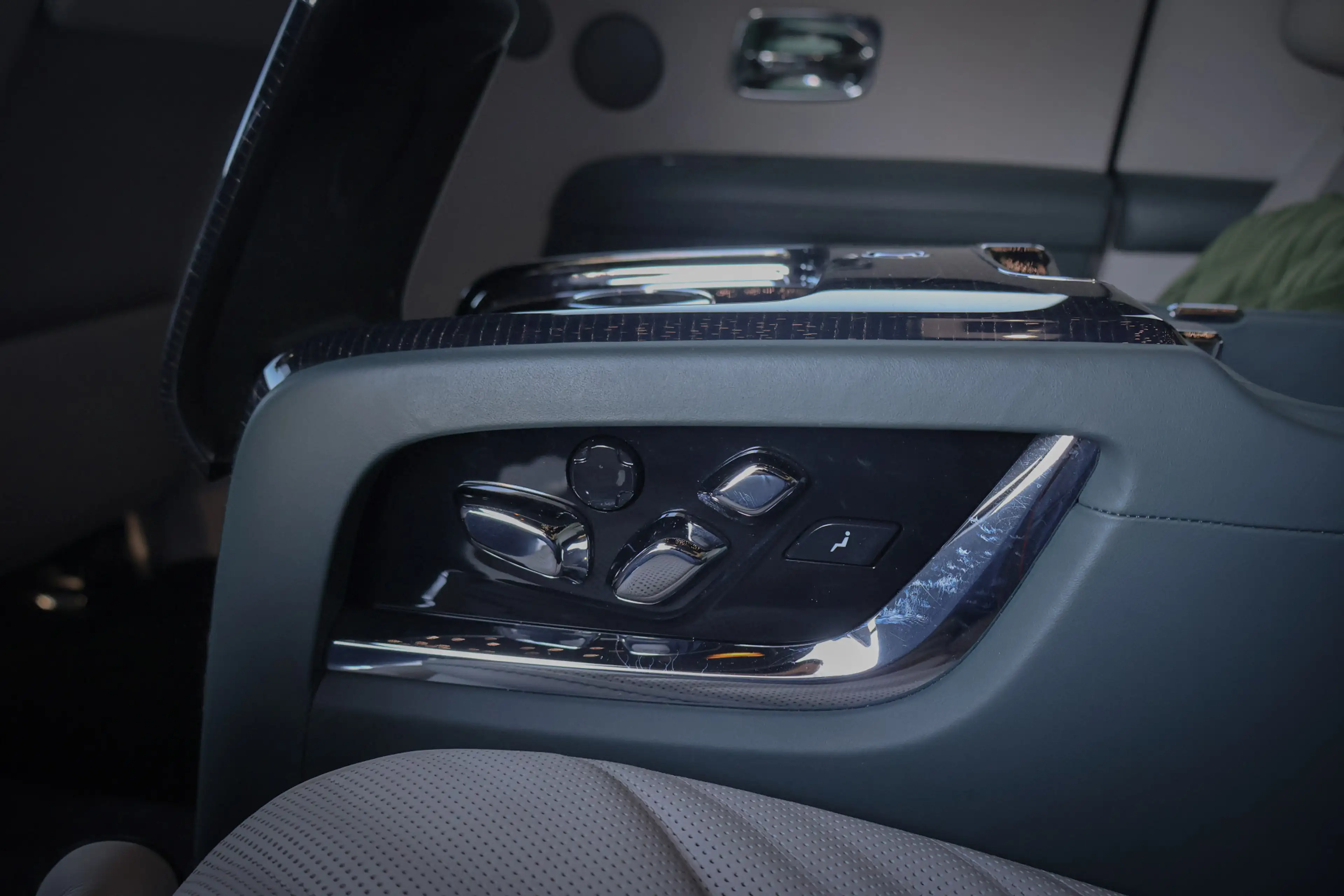 Rolls-Royce Ghost 6.75 V12 Extended Wheelbase | VERY UNIQUE !! | BES — photo 40