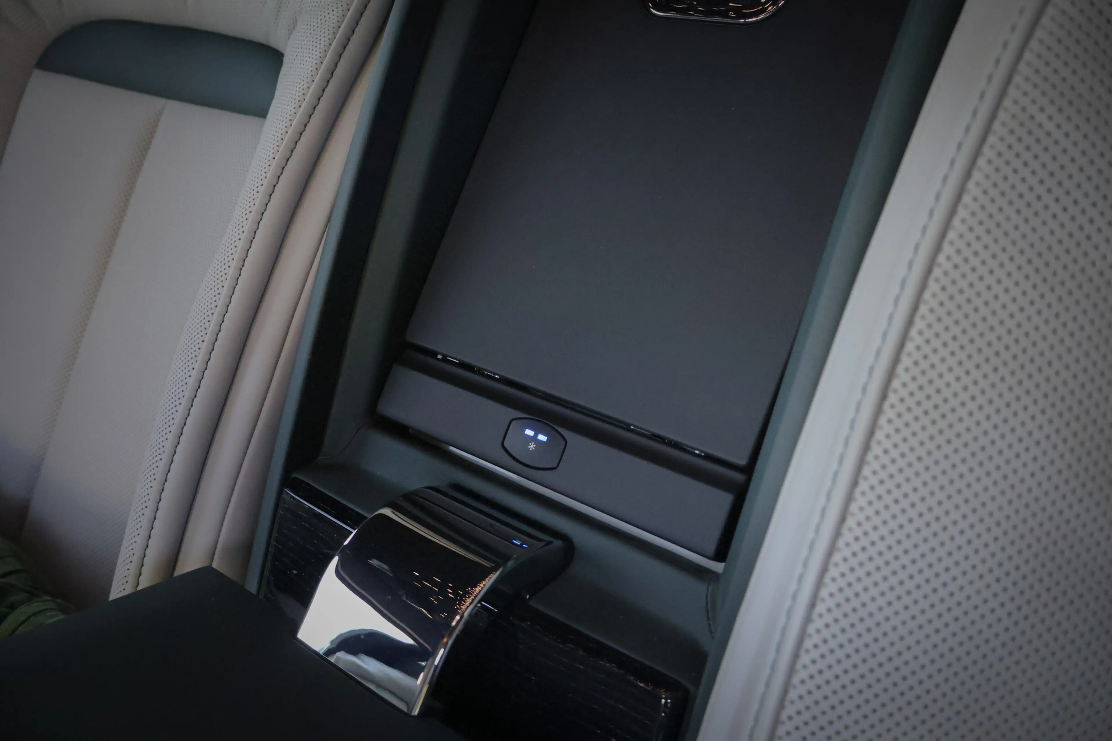 Rolls-Royce Ghost 6.75 V12 Extended Wheelbase | VERY UNIQUE !! | BES — photo 34