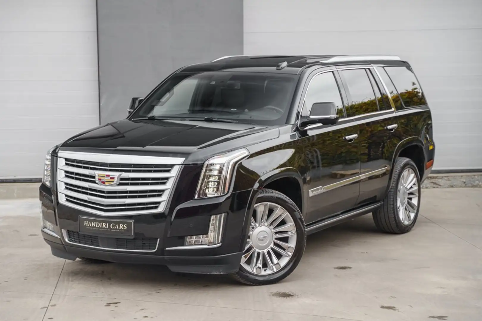 Cadillac Escalade 2016 SUV Platinum € 43500 +LPG +2PL LICHTVRACHT Zwart - 2