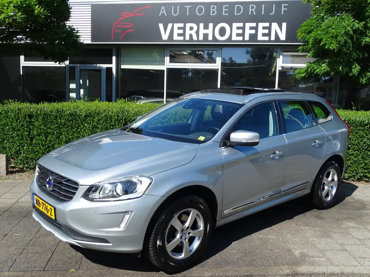 Volvo XC60 2.0 T5 FWD Polar+ - AUTOMAAT - PANORAMADAK - PARKE Grey - 1