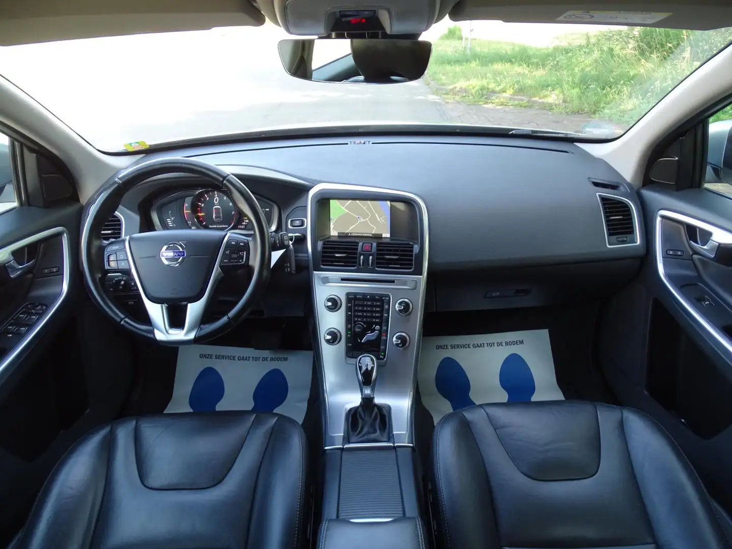 Volvo XC60 2.0 T5 FWD Polar+ - AUTOMAAT - PANORAMADAK - PARKE Grey - 2
