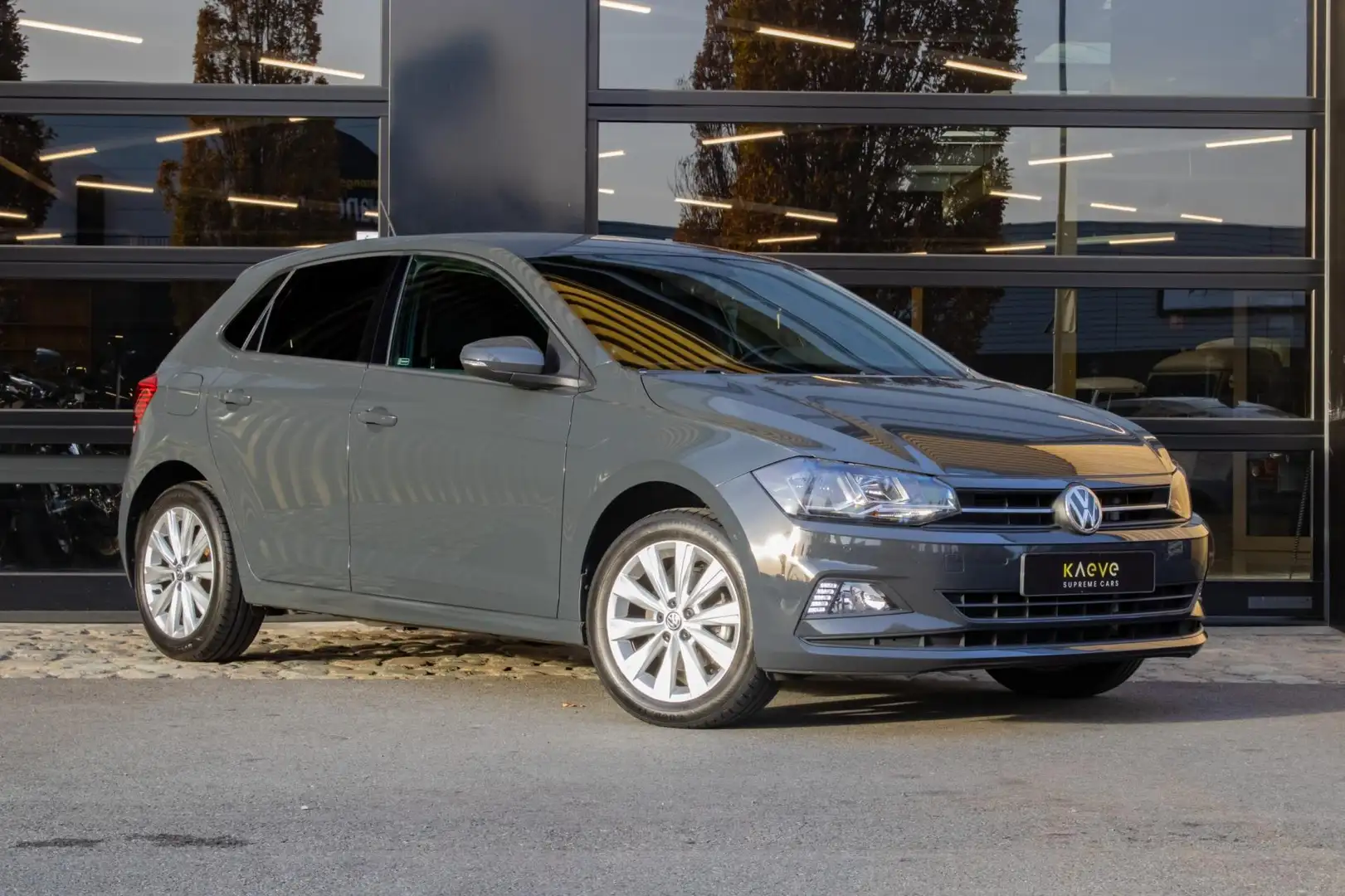 Volkswagen Polo 1.0 TSI Comfortline Business Grijs - 1