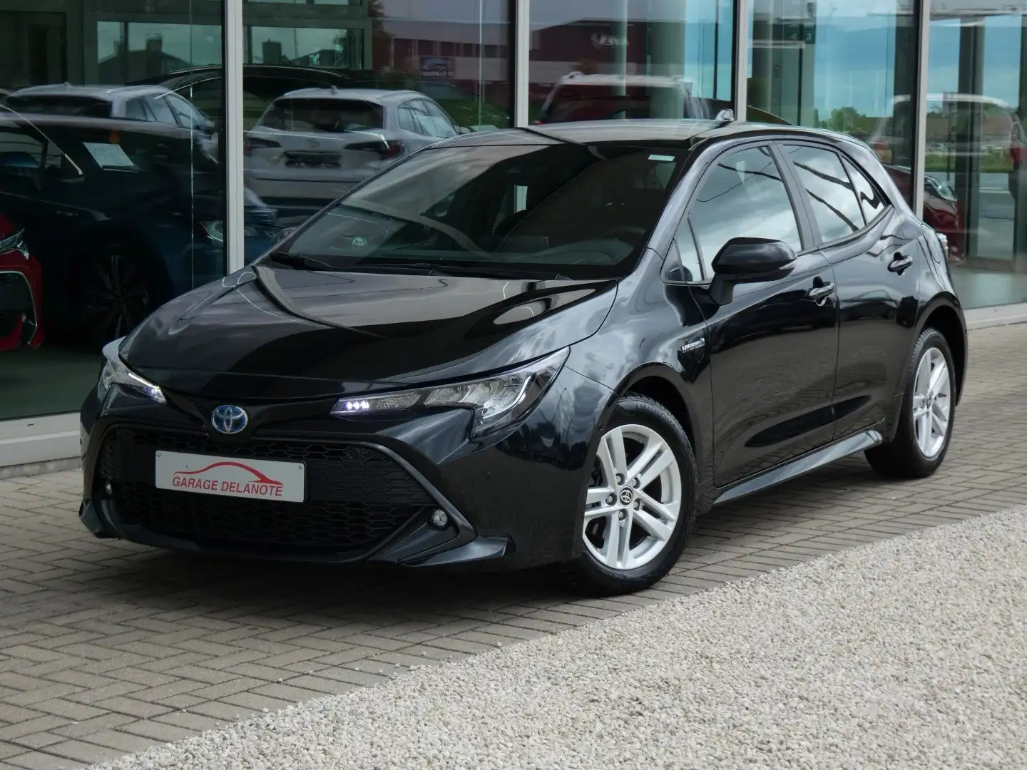 Toyota Corolla 1.8 Hybrid Dynamic +PARKEERSENSOREN GPS KEYLESS Zwart - 2